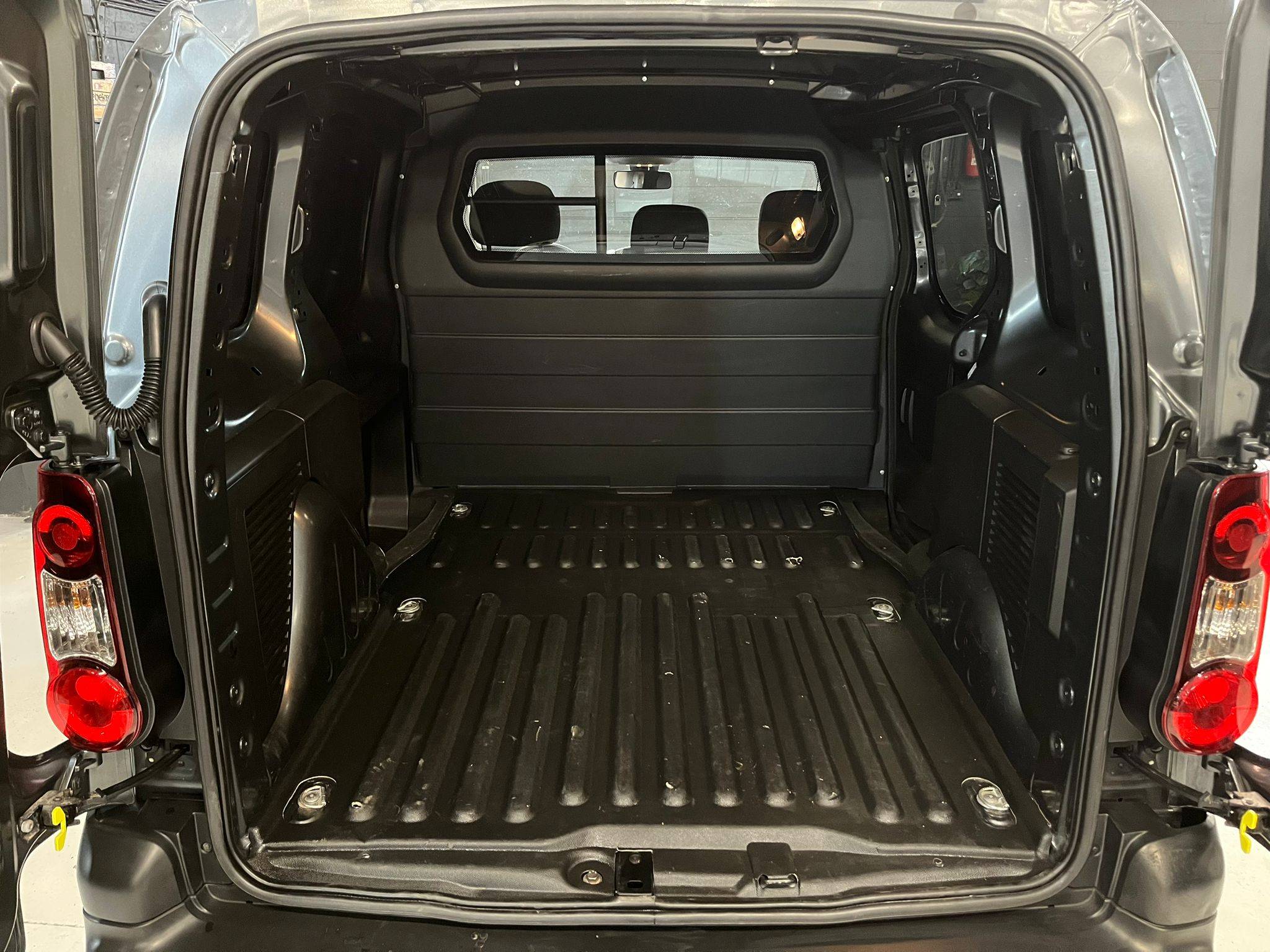 WhatsApp Image 2025-10-22 at 15.10.25 (1)