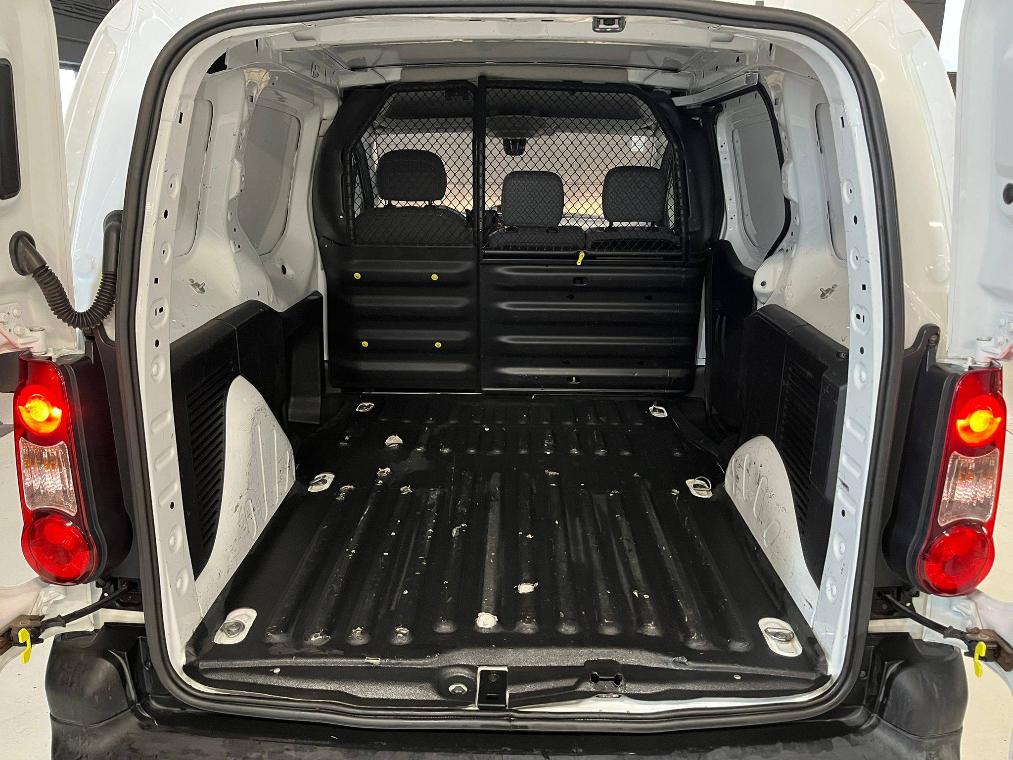 WhatsApp Image 2025-11-19 at 15.39.37 (10)