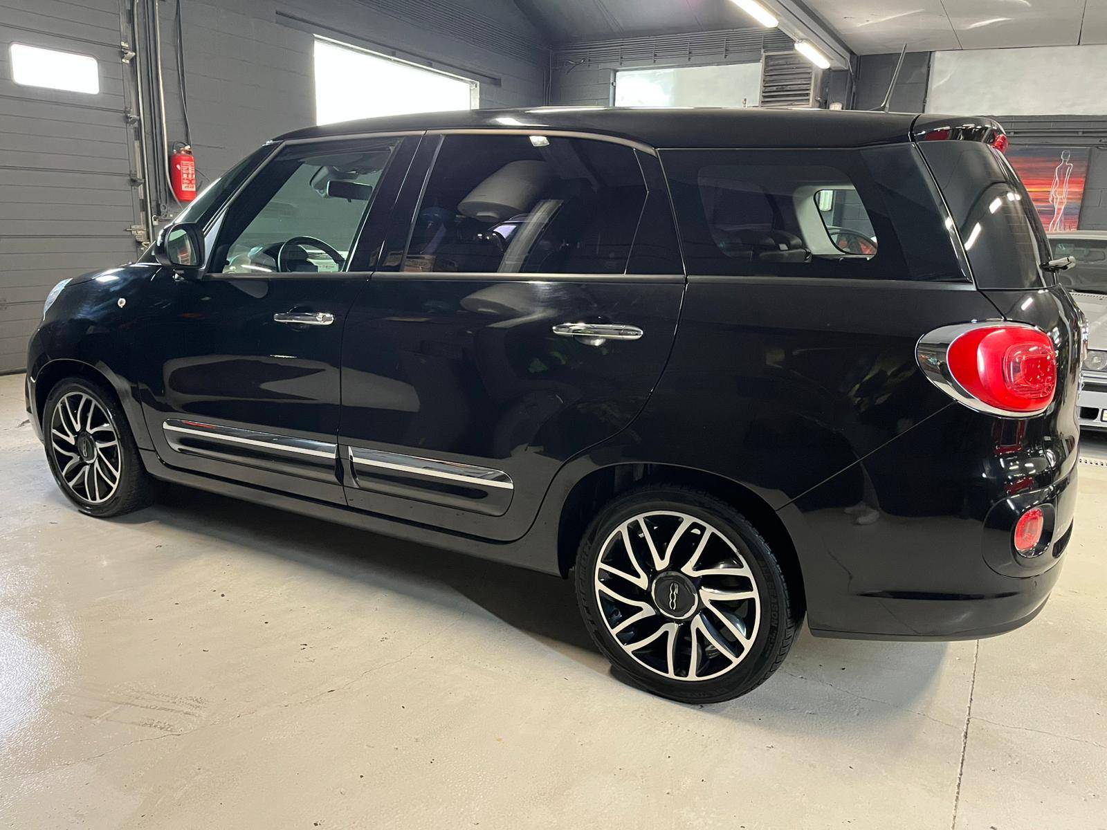 WhatsApp Image 2025-11-26 at 15.40.23