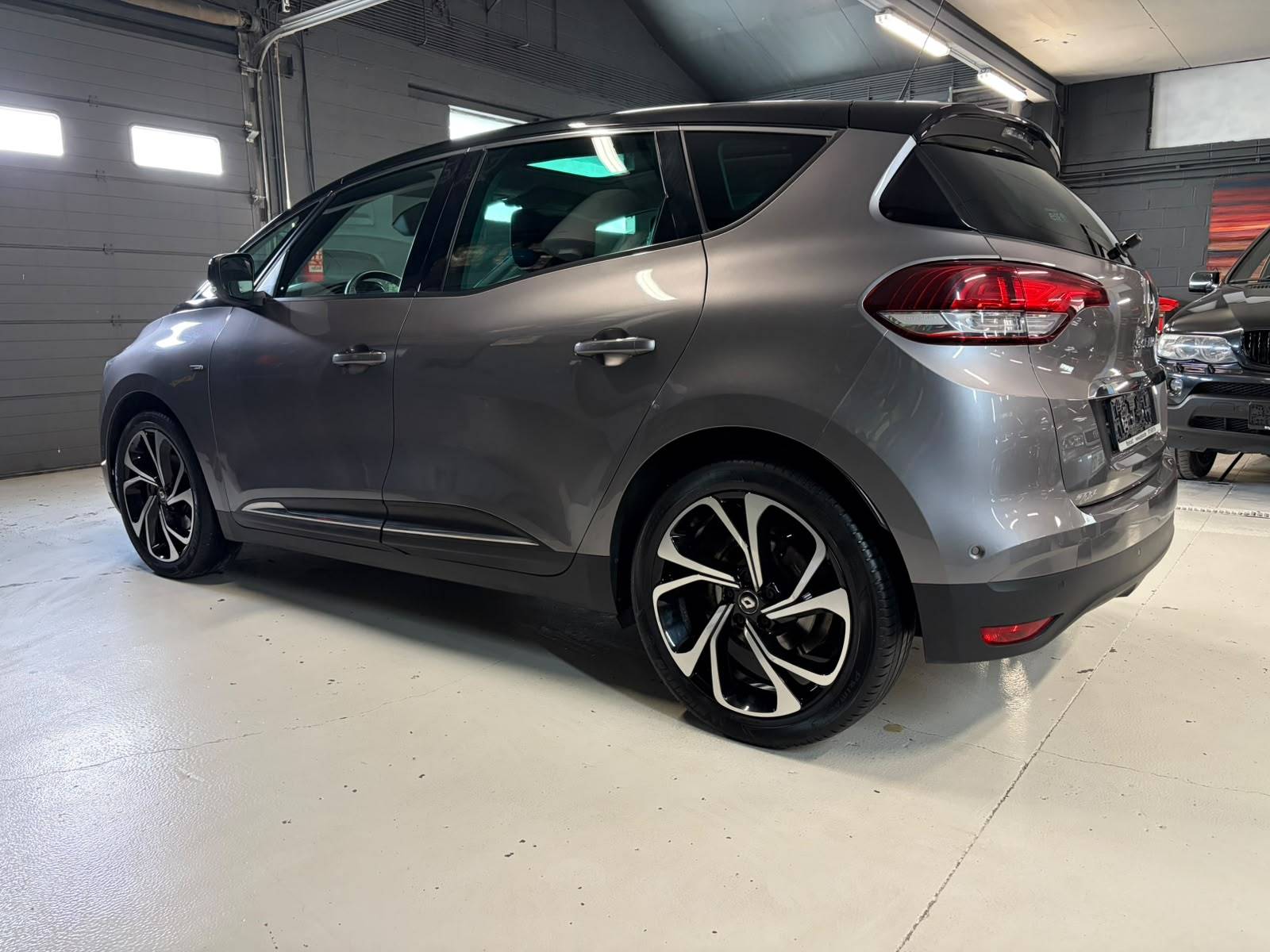 RENAULT SCENIC BOSE EDITION BOITE AUTO - Stylcar2 Florennes