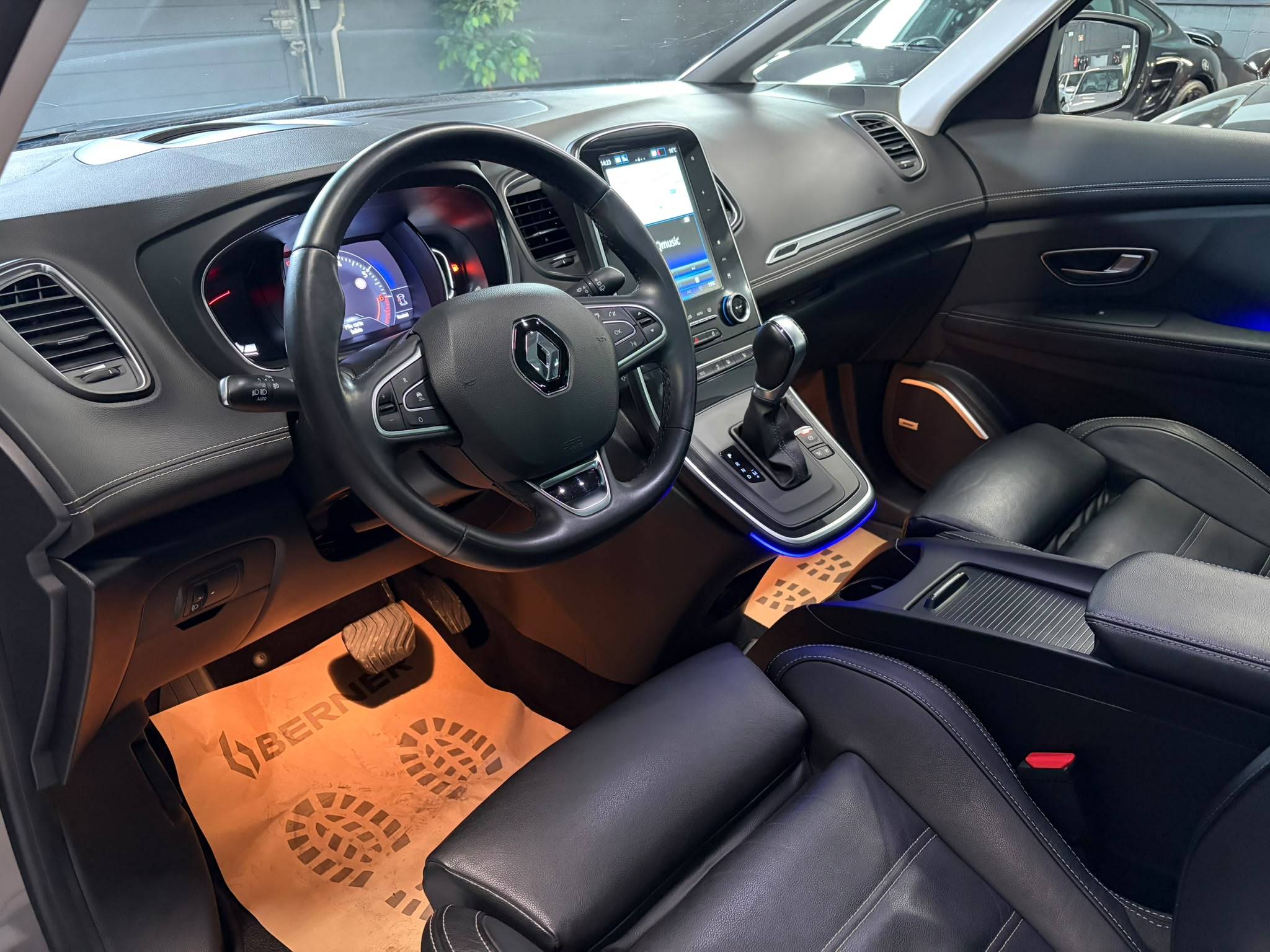RENAULT SCENIC BOSE EDITION BOITE AUTO - Stylcar2 Florennes