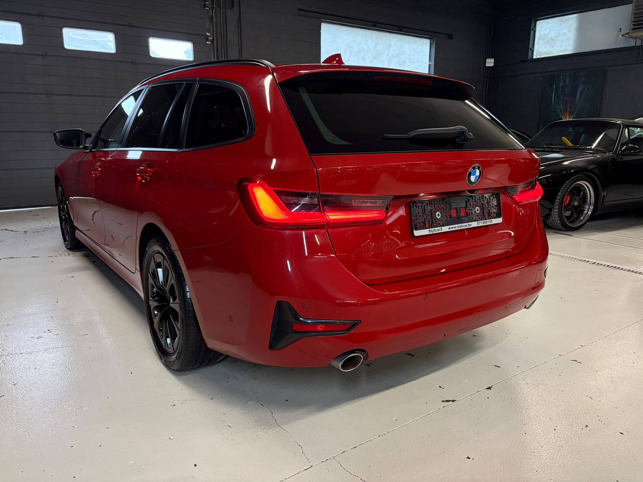 BMW 318D - Stylcar2 Florennes
