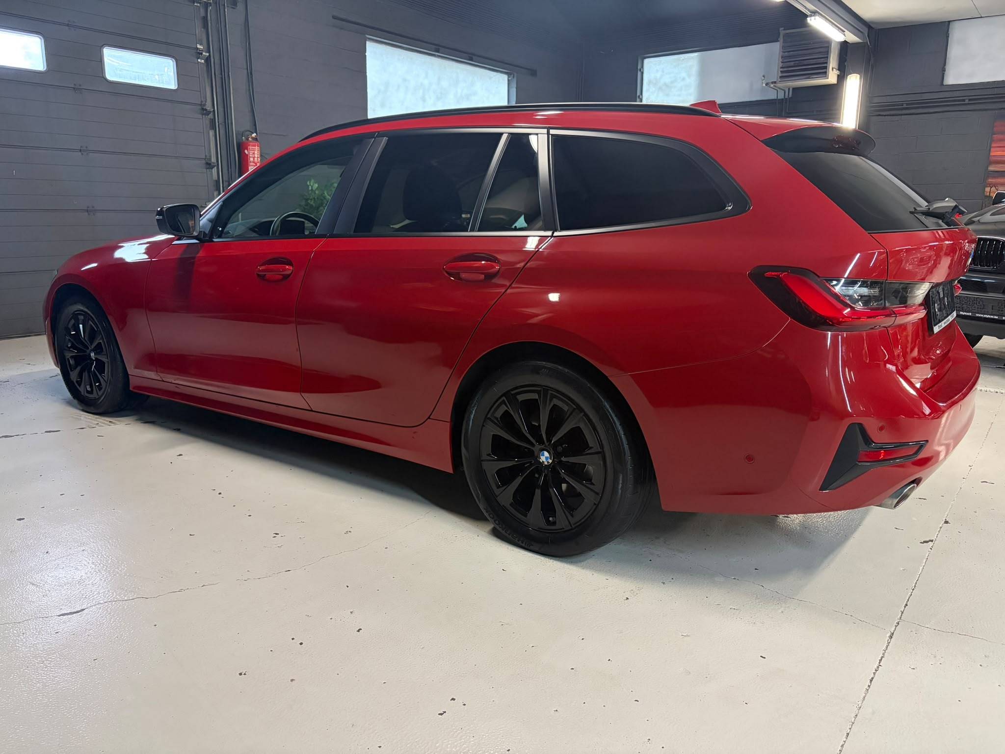 BMW 318D - Stylcar2 Florennes