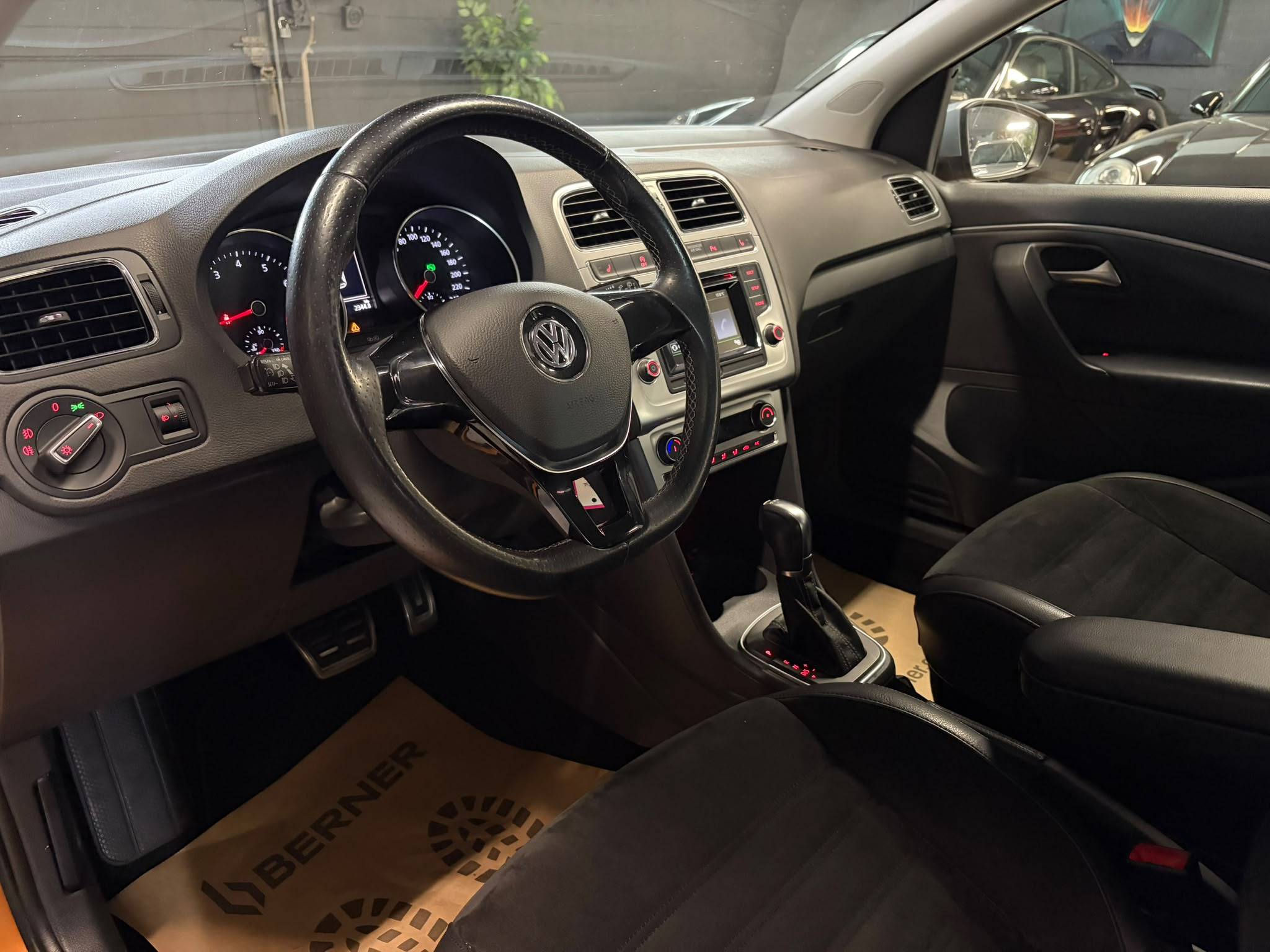 VOLKSWAGEN POLO CROSS - Stylcar2 Florennes