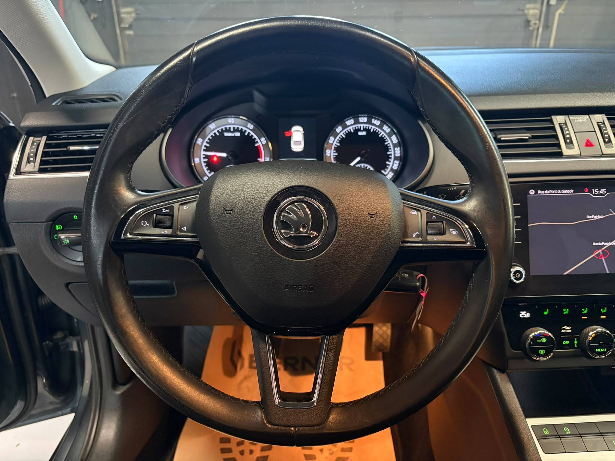 SKODA OCTAVIA VERSION AMBITION - Stylcar2 Florennes