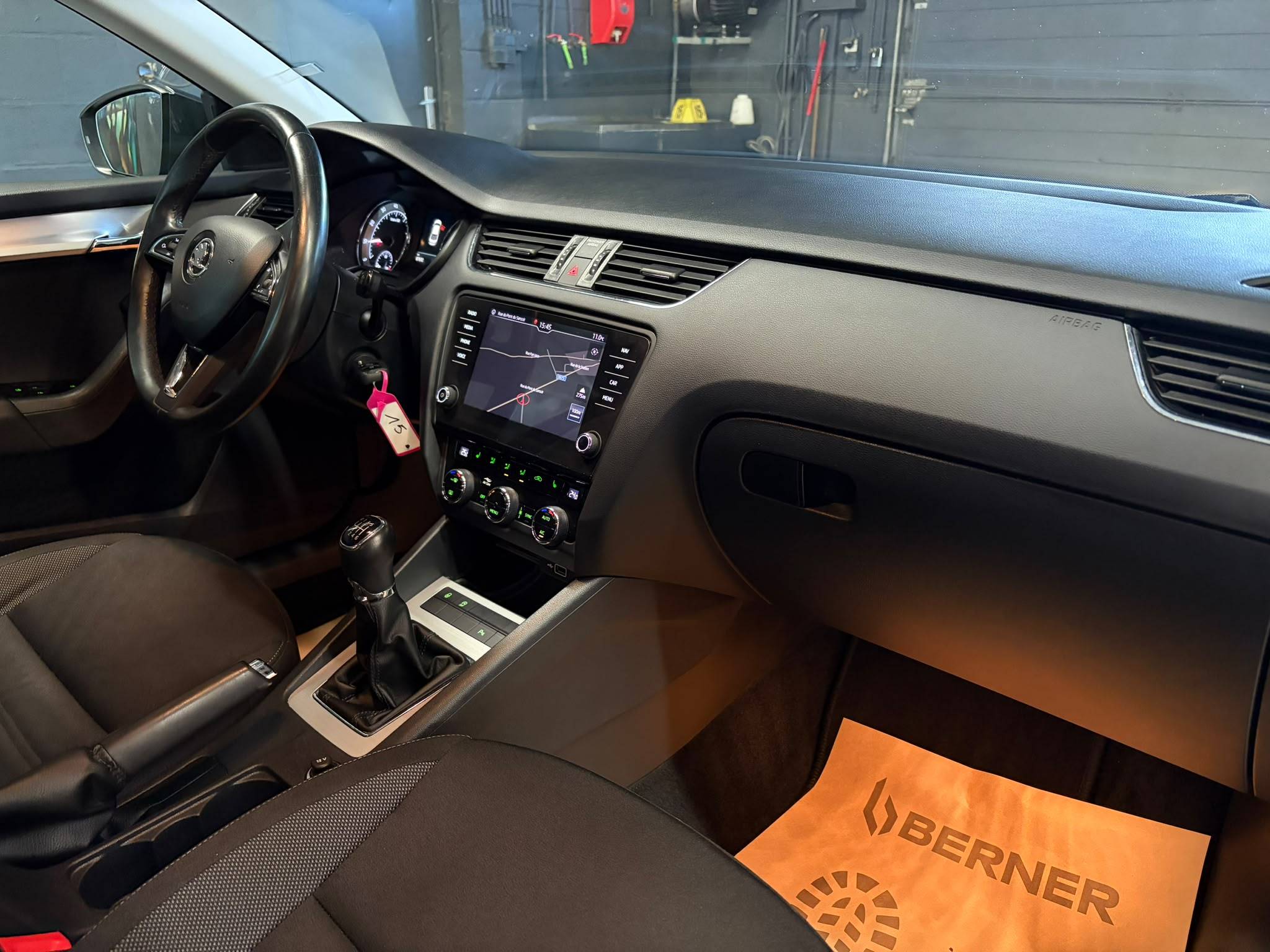 SKODA OCTAVIA VERSION AMBITION - Stylcar2 Florennes