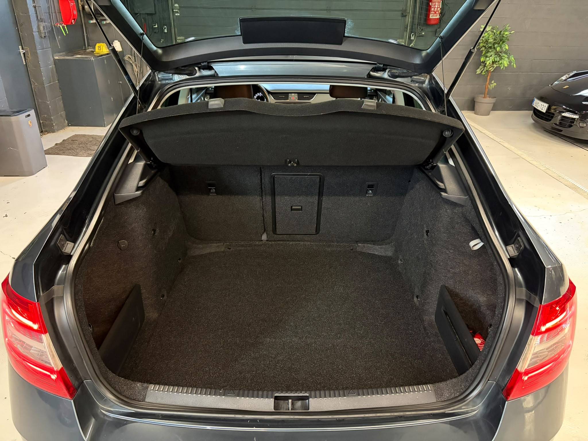 SKODA OCTAVIA VERSION AMBITION - Stylcar2 Florennes
